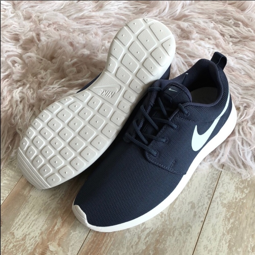 NWT Nike Roshe one navy - Picture 5 of 7